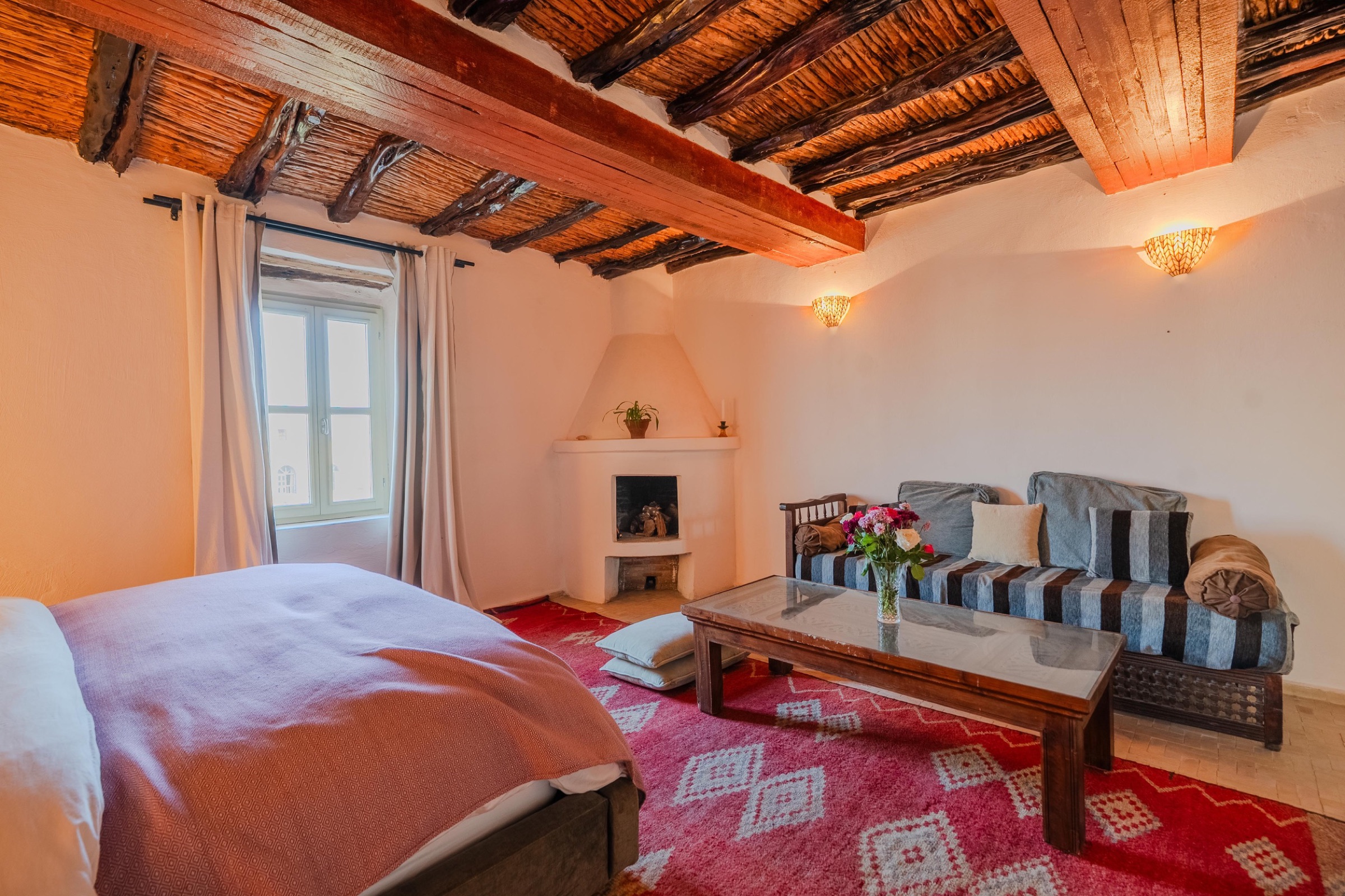 Calara Tobi — interior and rooftop views