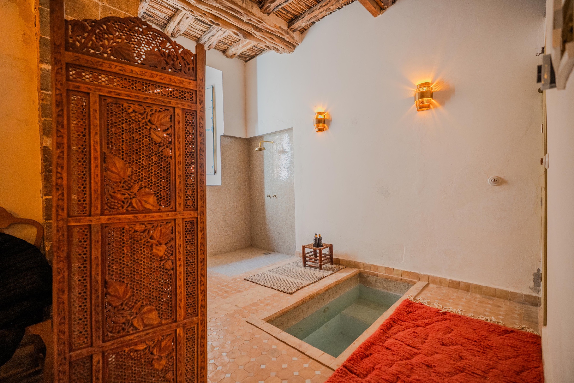 Calara Tobi — interior and rooftop views